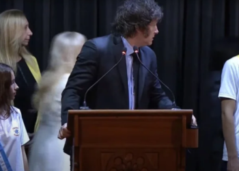 El desafortunado retuit de Javier Milei sobre los chicos que se desmayaron durante su discurso