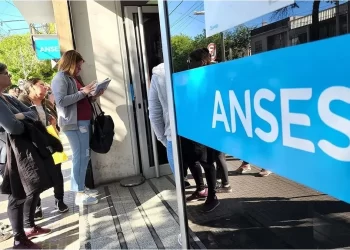 Denuncian despidos masivos en la ANSES