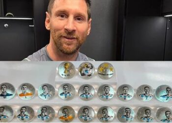 Una increíble colección de bolitas de la Selección Argentina le regalaron a Lionel Messi