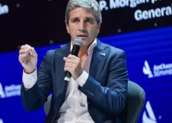Luis Caputo: «La gente va al supermercado y las cosas salen más caras que en Estados Unidos»