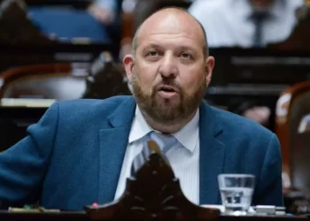 Un diputado libertario presentará un proyecto para devolver el aumento del 30%