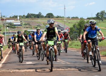 Tercer encuentro de cicloturismo en el Parque de la Ciudad