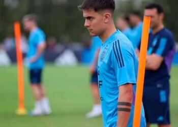 La selección argentina confirmó la baja de otra figura para los amistosos y espera por la evolución de Messi