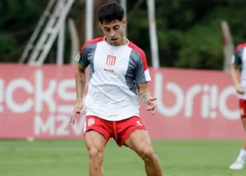 El futbolista Javier Altamirano fue trasladado al Instituto Fleni y evalúan realizarse una intervención