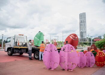 Ornamentación de Pascuas en espacios públicos