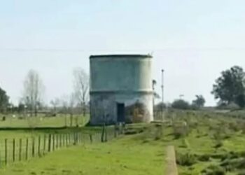 Un operario se desvaneció al reparar un pozo, cinco vecinos bajaron para rescatarlo y todos fallecieron