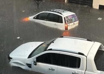 Temporal en la Ciudad de Buenos Aires: calles anegadas, caos de transporte y más de 15 mil usuarios sin luz