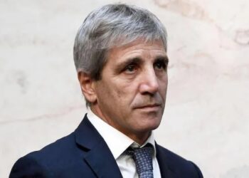 Para Caputo, «la inflación seguirá» porque «los argentinos tienden a pensar que todo va a salir mal»