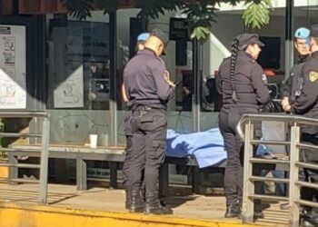 Murió mientras esperaba el colectivo en una parada céntrica de Posadas