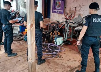 Secuestraron motopartes en un presunto desarmadero ilegal en San Ignacio