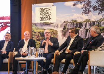Passalacqua resaltó el interés de Misiones en reforzar las conexiones aéreas internacionales