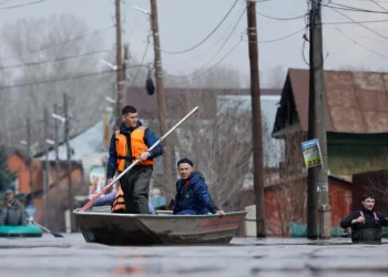 «Evacuación masiva» ante inundaciones en Rusia