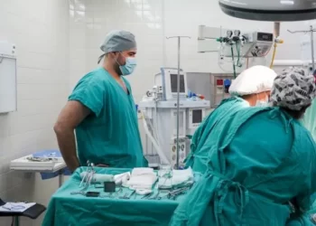 Convocan a médicos de todo el país para trabajar en Neuquén