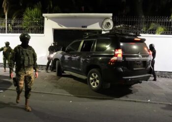 México denunciará el jueves a Ecuador por irrupción en embajada