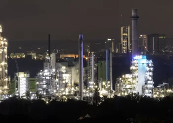 El oro y el petróleo suben tras la noticia del ataque israelí a Irán
