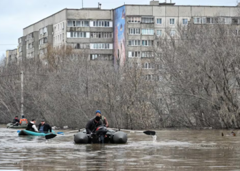 Rotura de represa inunda más de 10.000 edificios en Rusia