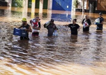 Las inundaciones en el sur de Brasil dejan un centenar de muertos