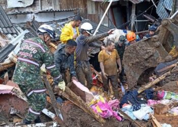 Derrumbe y avalancha dejan tres muertos y varios heridos en Colombia