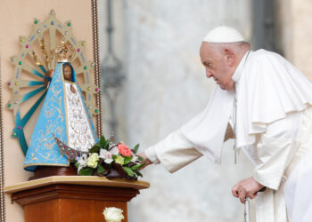 El papa Francisco pide que se rece por Argentina