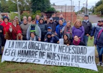Manifestación en Posadas contra el hambre y la Ley Bases