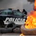 Continúa el acampe policial y las negociaciones por recomposición salarial