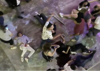 Murieron dos personas tras colapsar el balcón de un bar en México