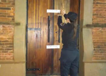 Fiesta clandestina con menores y alcohol en edificio de la familia Kiczka