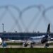 Caos en aeropuertos y bancos por un fallo informático mundial