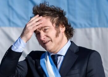 Milei reunió a todos los ministros y Luis Caputo buscó mostrarse en control de la situación