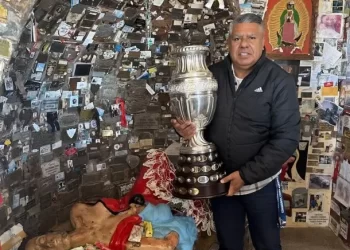 Chiqui Tapia llevó la Copa América a la Difunta Correa