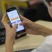 En CABA los estudiantes ya no pueden usar el celular en la escuela
