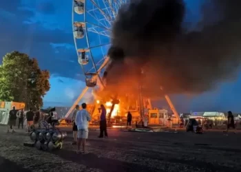 Incendio en una rueda de la fortuna en Alemania y deja más de 20 heridos