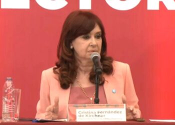 CFK desde México: «En Venezuela no hay ni diablos ni ángeles»