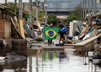 Donan más de 20.000 libros a bibliotecas afectadas por inundaciones en Brasil