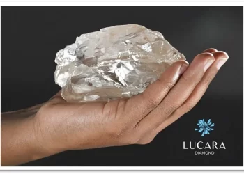 Encuentran en Botsuana al sur de África el segundo diamante más grande del mundo