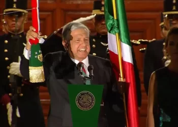 López Obrador celebra su último Grito de Independencia junto a miles de mexicanos