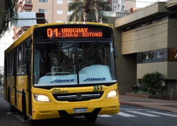 El gobierno dictó la conciliación obligatoria y no habrá paro de colectivos