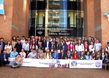 Comenzó el Parlamento Estudiantil misionero