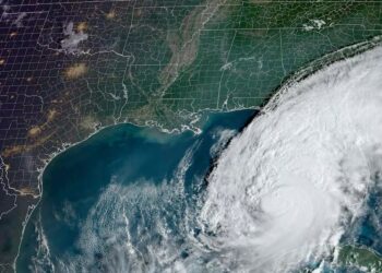 El huracán Milton, de categoría 4, amenaza la costa oeste de Florida EEUU