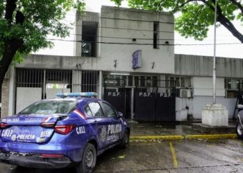 Fuga masiva en Rosario: se escaparon 16 presos de una comisaría