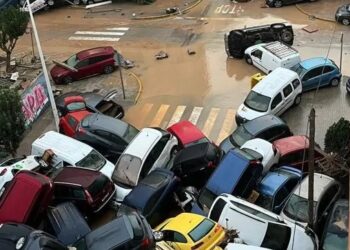 El gobierno de España dispuso tres días de luto por las víctimas de las inundaciones