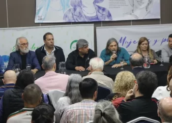 Docentes universitarios convocan a un paro el miércoles 30 de octubre
