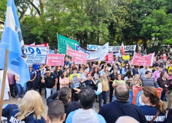 Misiones también marchó en defensa del presupuesto educativo universitario
