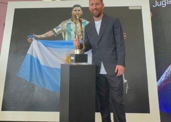 Lionel Messi recibió el premio al futbolista con más títulos