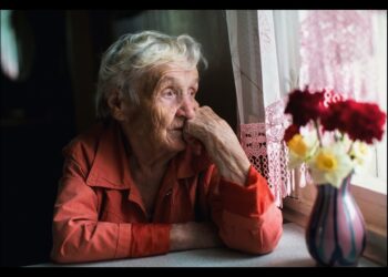Por no poder pagar el alquiler, cada vez más jubilados se internan en geriátricos
