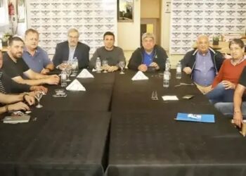 Gremios del transporte suspenden el paro previsto para el 17 de octubre