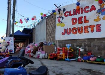 La clínica de juguetes recibió un reconocimiento por su labor solidario en la comunidad