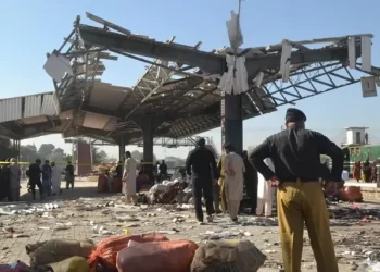 Al menos 24 muertos en un ataque suicida en una estación de tren de Pakistán