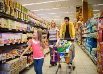 Para no ser pobre una familia necesito en octubre un millón de pesos de ingreso