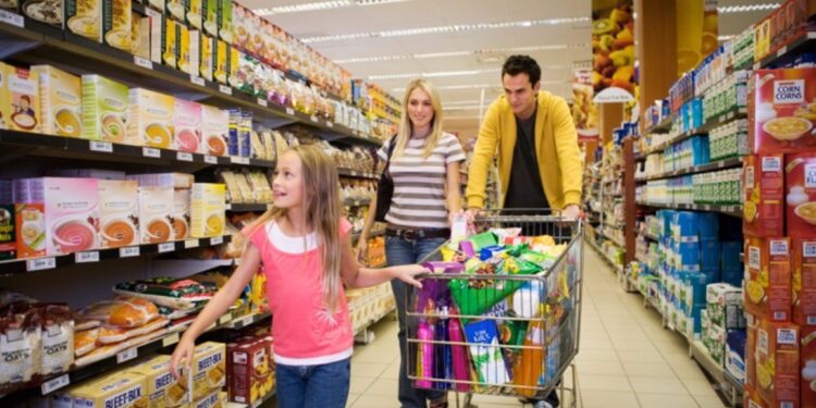 08/09/2015 Family shopping at supermarket
ESPAÑA EUROPA MADRID SOCIEDAD
THINKSTOCK